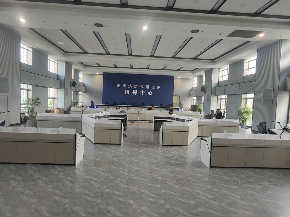 应急指挥中心操作台一般使用几工位